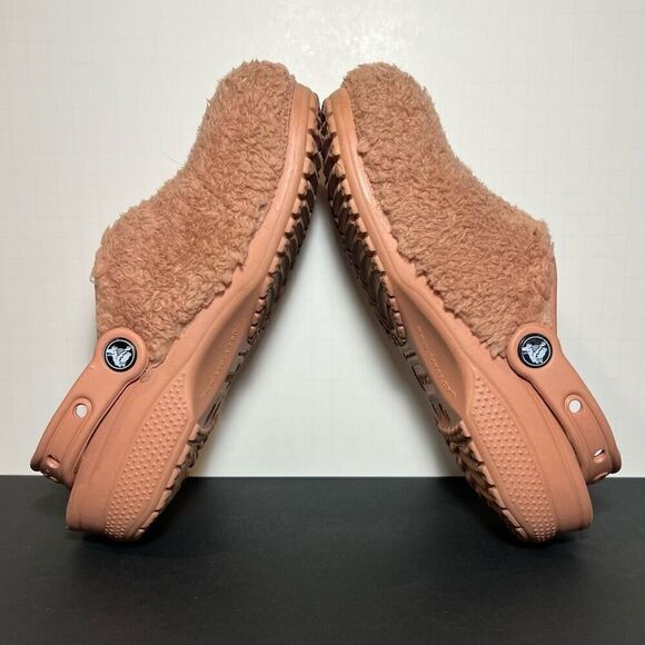 Womens CROCS Classic Fuzz Mania Pale Blush Pink Slip On Clogs / Size 7 - Picture 6 of 8